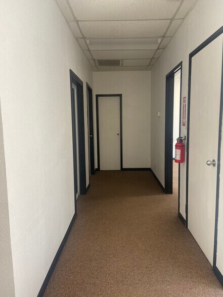 More Photos Of 1047 E Highway 121, Lewisville Self Storage For Lease