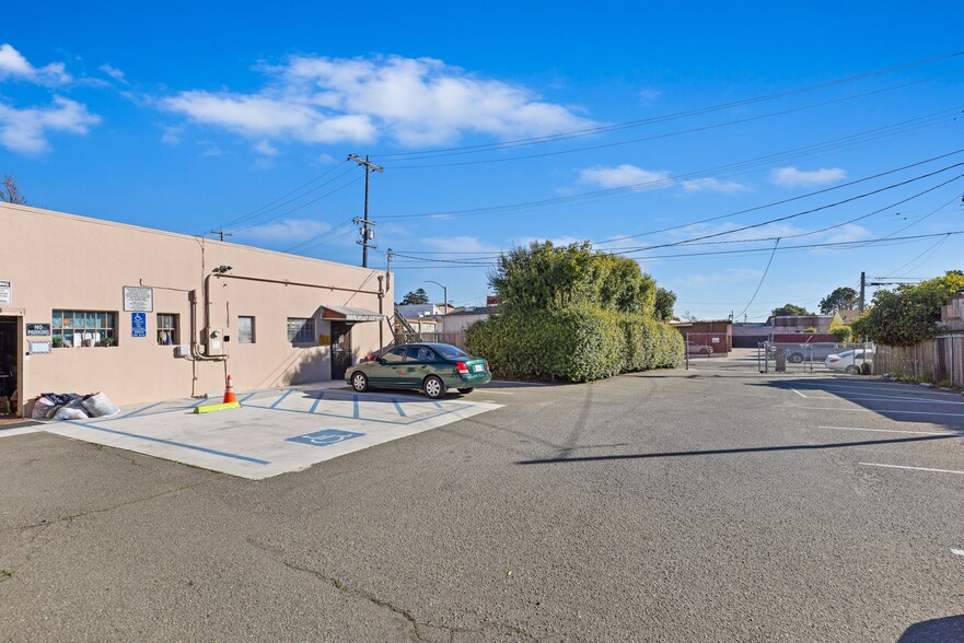 More Photos Of 10311-10317 San Pablo, El Cerrito Storefront For Sale