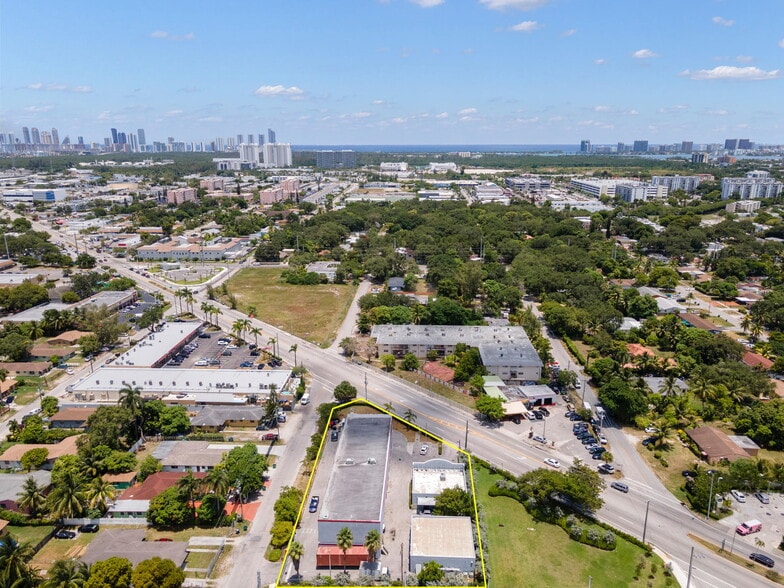 More Photos Of 14444 W Dixie Hwy, Miami Self Storage For Sale