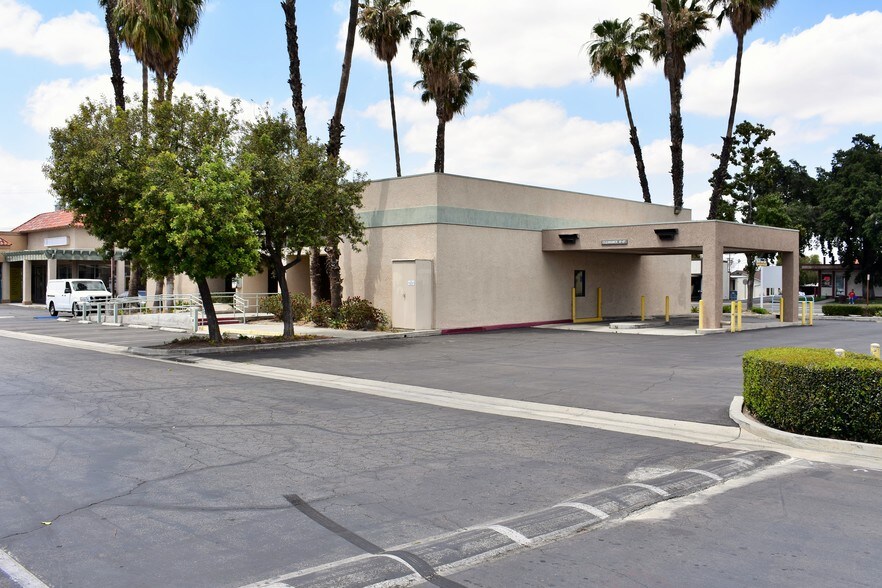 More Photos Of 1911-2095 E Florida Ave, Hemet Unknown For Lease