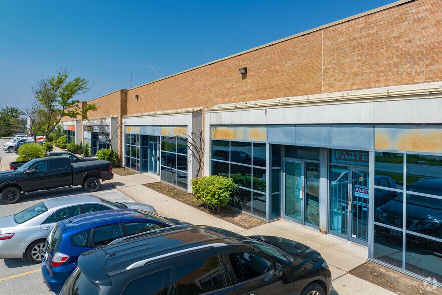 More Photos Of 790 Redwood Sq, Oakville Warehouse For Lease