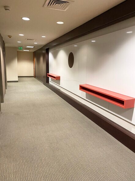 More Photos Of 555 E Ocean Blvd, Long Beach Office For Sale