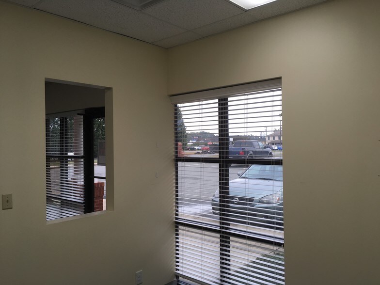 More Photos Of 508 Holly Hill Ln, Burlington Office Residential For Lease