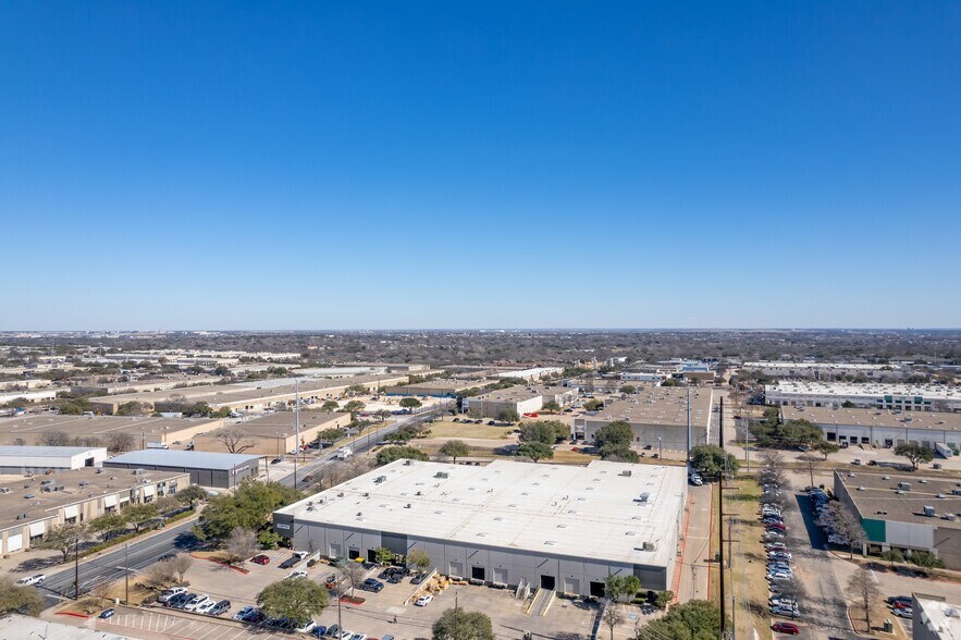 More Photos Of 2315 Rutland Dr, Austin Warehouse For Lease