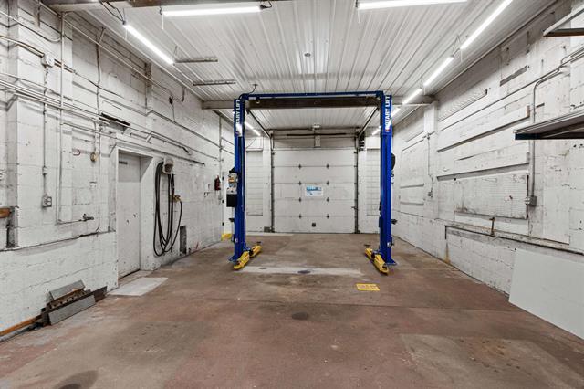 More Photos Of 233 W Clark St, Stevens Point Auto Repair For Sale