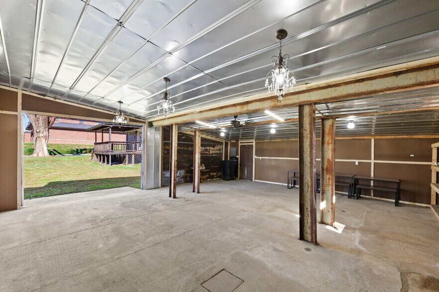 More Photos Of 308 N Main St, Ashland City Office For Sale