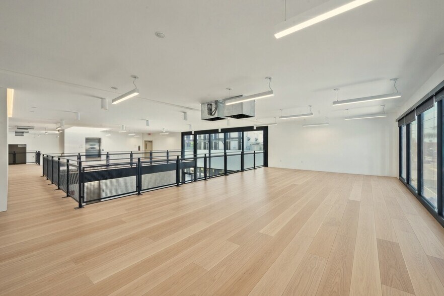 More Photos Of 940 N Highland Ave, Los Angeles Loft Creative Space For Lease