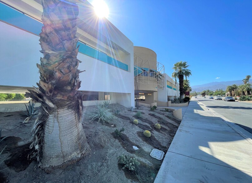More Photos Of 44100 Monterey Ave, Palm Desert Office For Lease