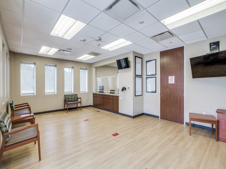 More Photos Of 19711 Stuebner Airline Rd, Spring Medical For Sale