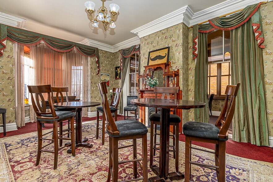 More Photos Of 399 Sinsinawa Ave, East Dubuque Specialty For Sale