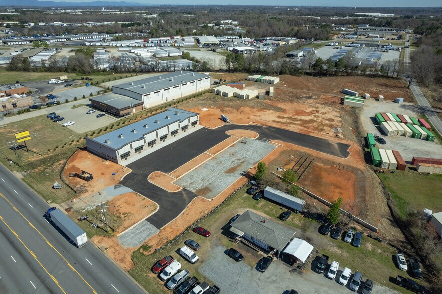 More Photos Of 1963 SC-101, Greer Storefront For Lease
