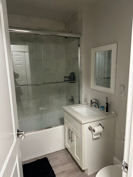 More Photos Of 187 Woodpoint Rd, Brooklyn Apartments For Sale