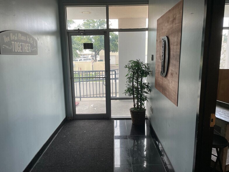 More Photos Of 1700 35th St, Orlando Warehouse For Lease