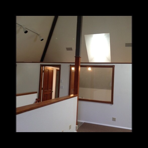 More Photos Of 7841 Foothill Blvd, Sunland Office Residential For Lease
