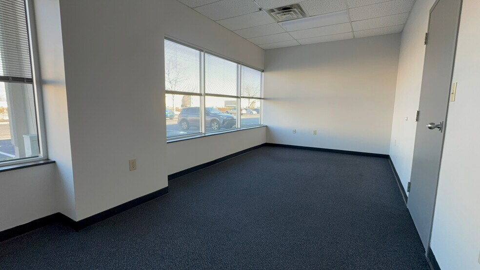 More Photos Of 1720 Fortune Ct, Lexington Light Distribution For Lease