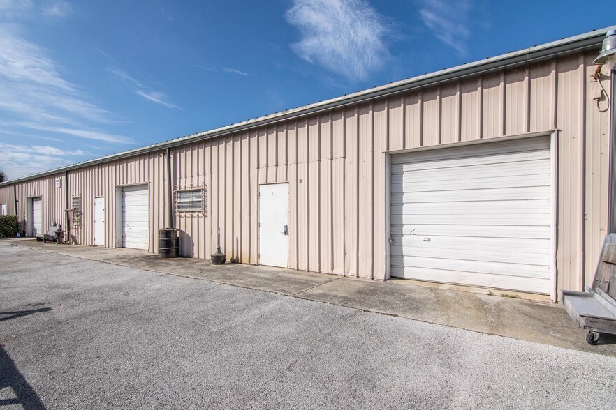 More Photos Of 13080 S Belcher Rd, Largo Office For Lease
