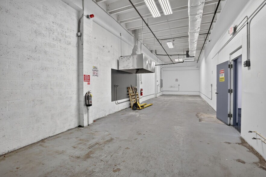 More Photos Of 2027 Sherman St, Hollywood Flex For Lease