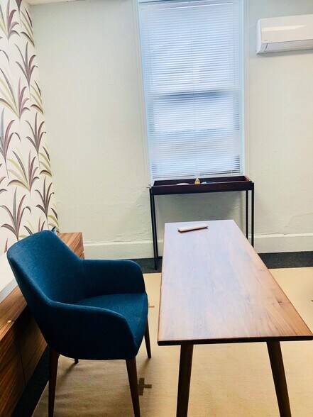 More Photos Of 19 W Putnam Ave, Greenwich Office For Lease