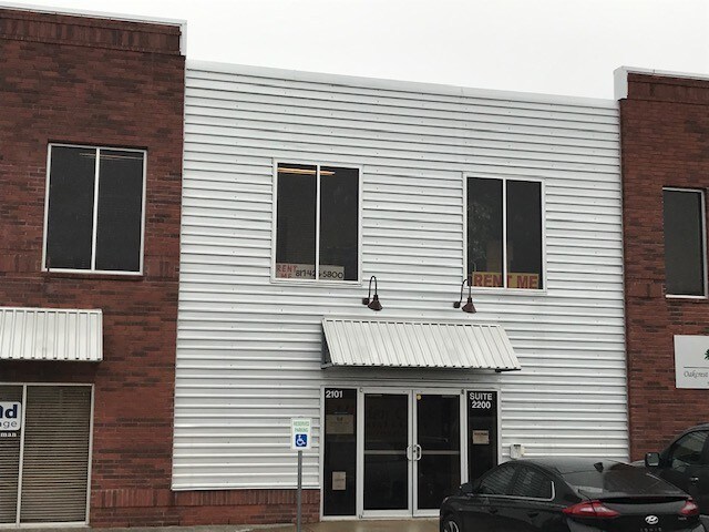 More Photos Of 785 W Hidden Creek Pkwy, Burleson General Retail For Lease