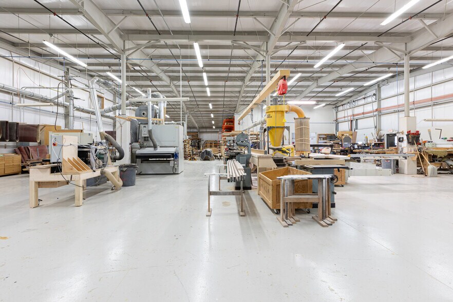 More Photos Of 641 Acorn Dr, Harrisonburg Manufacturing For Sale