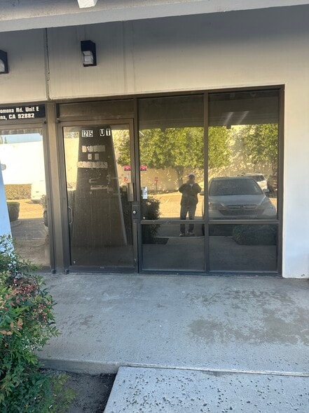 More Photos Of 1215 W Pomona Rd, Corona Light Manufacturing For Lease