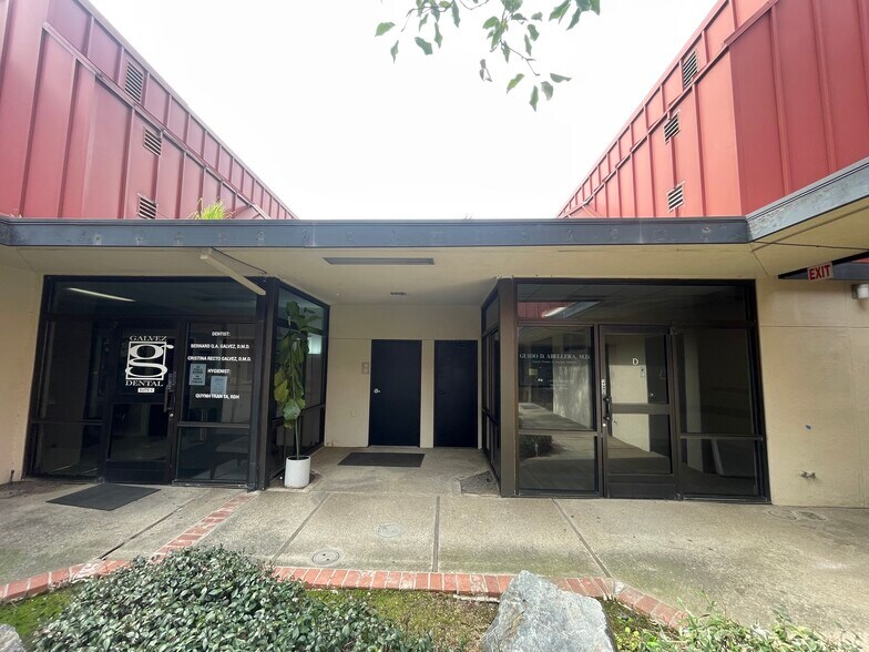 More Photos Of 123 S Commerce St, Stockton Healthcare For Lease