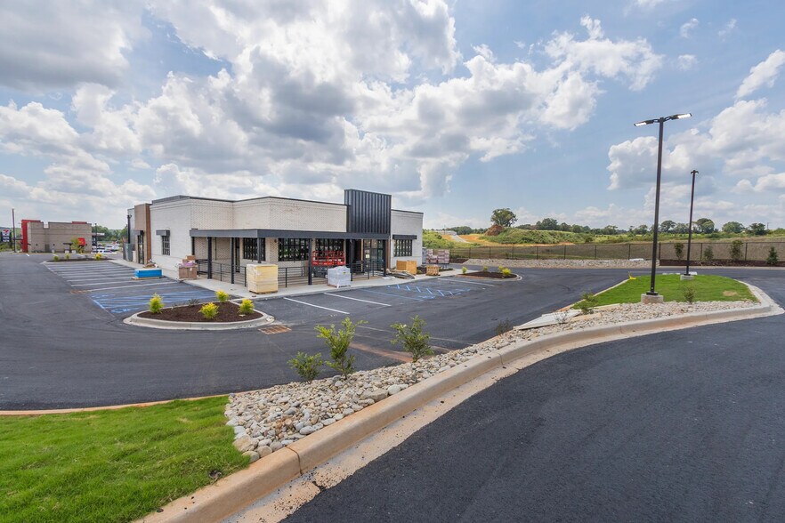 More Photos Of 4629 Clemson Blvd, Anderson Restaurant For Sale
