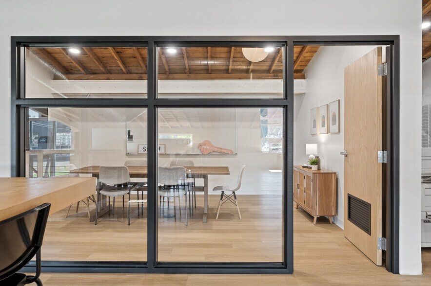 More Photos Of 1153 SE 16th Ave, Minneapolis Coworking Space