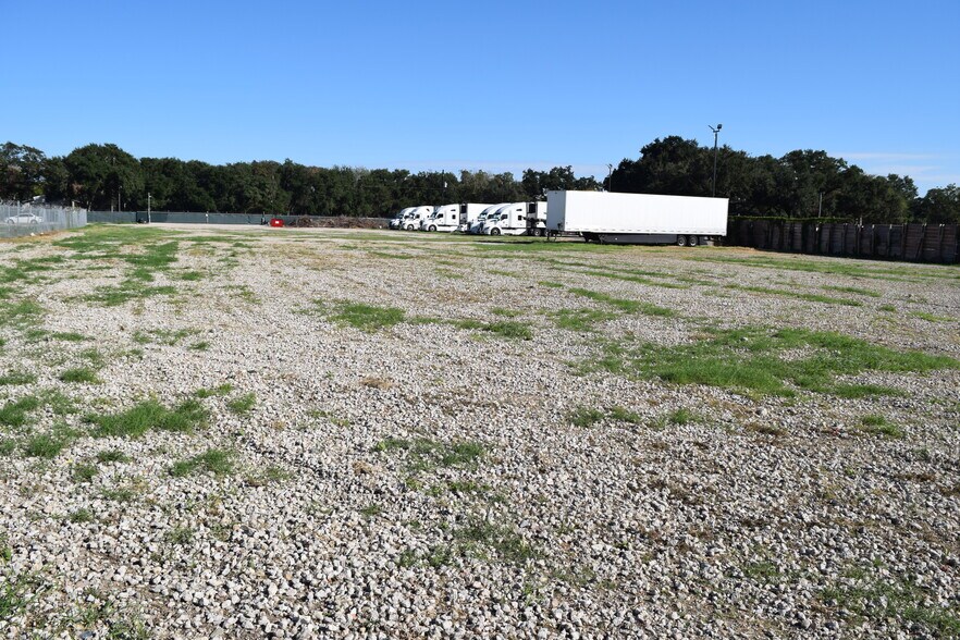 More Photos Of 12115 West Dr, Cypress Land For Lease