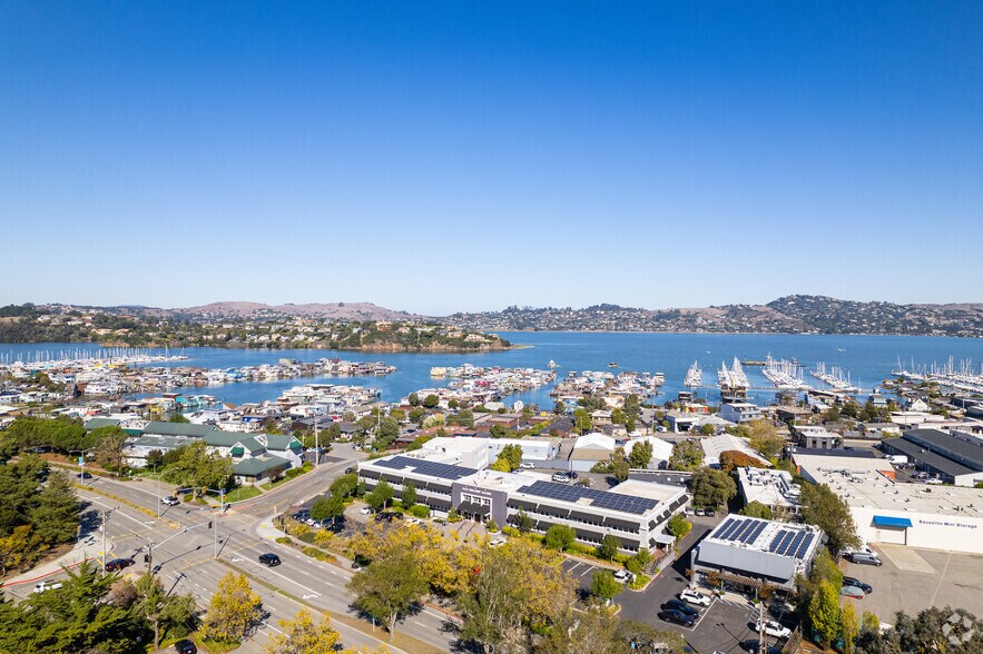More Photos Of 3030 Bridgeway, Sausalito Office For Lease