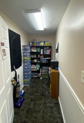 More Photos Of 820 Greenbrier Cir, Chesapeake Showroom For Lease