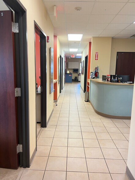 More Photos Of 3521 Town Center Blvd, Sugar Land Medical For Lease