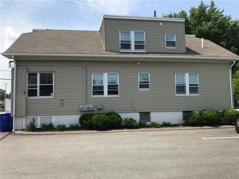 More Photos Of 380 Taunton Ave, East Providence Restaurant For Sale