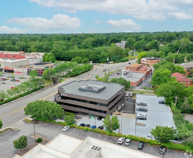 More Photos Of 8151 Clayton Rd, Saint Louis Office For Lease