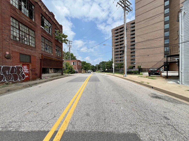 More Photos Of 804 N Franklintown Rd, Baltimore Warehouse For Sale