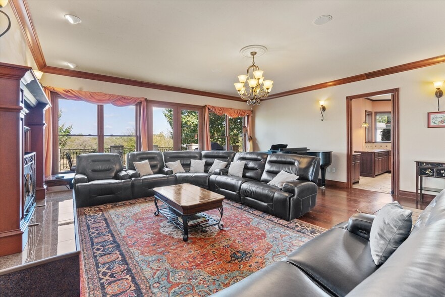 More Photos Of 1092 FM 3000, Elgin Specialty For Sale
