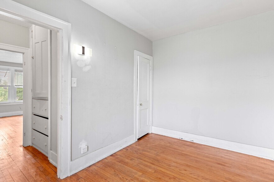 More Photos Of 16940 Log Cabin St, Detroit Apartments For Sale