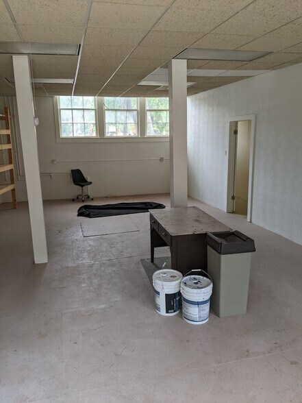 More Photos Of 14-16 Ruxton Ave, Manitou Springs Storefront Retail Residential For Lease