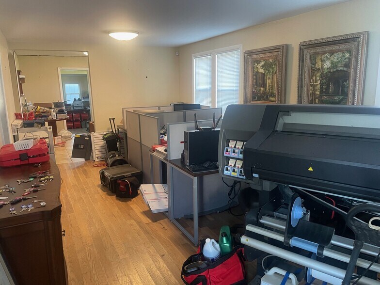 More Photos Of 303 Bridgeway Ave, Old Hickory Office For Sale