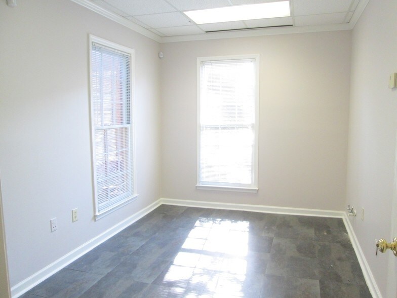 More Photos Of 3867 Holcomb Bridge Rd, Peachtree Corners Office For Lease