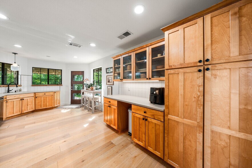 More Photos Of 4158 Creek Rd, Temple Specialty For Sale