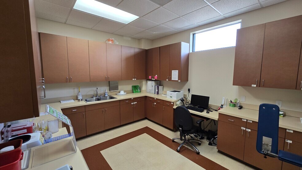 More Photos Of 11706 Fallbrook Dr, Houston Medical For Sale