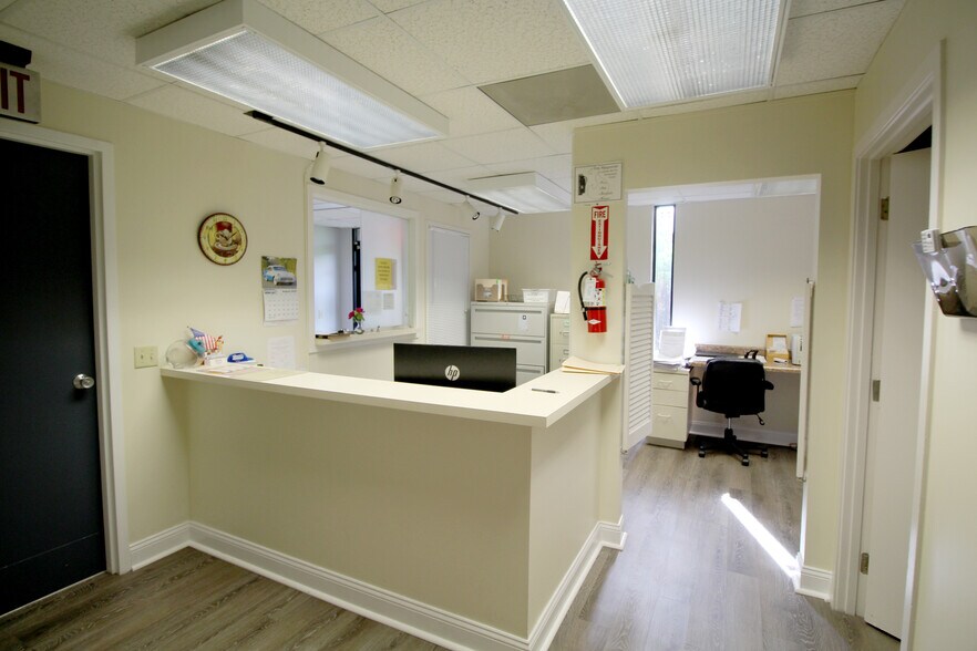 More Photos Of 9765 San Jose Blvd, Jacksonville Medical For Lease