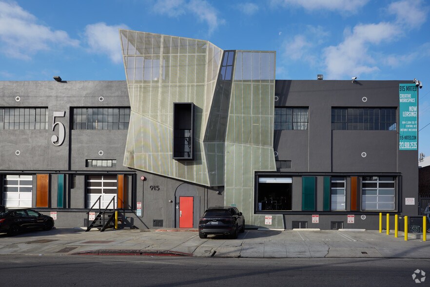 More Photos Of 915 Mateo St, Los Angeles Loft Creative Space For Lease