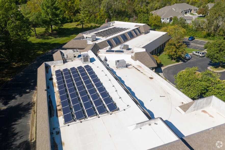 More Photos Of 4444 N Belleview Ave, Kansas City Unknown For Lease