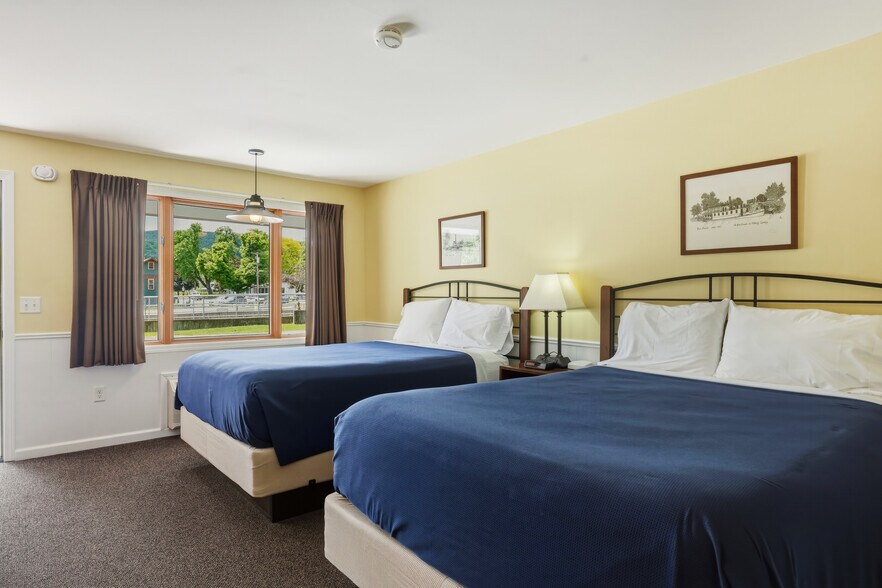 More Photos Of 24 Water St, Hammondsport Hotel For Sale