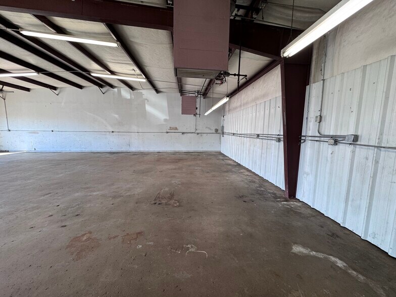 More Photos Of 102 S 111th Ave, Tulsa Warehouse For Sale