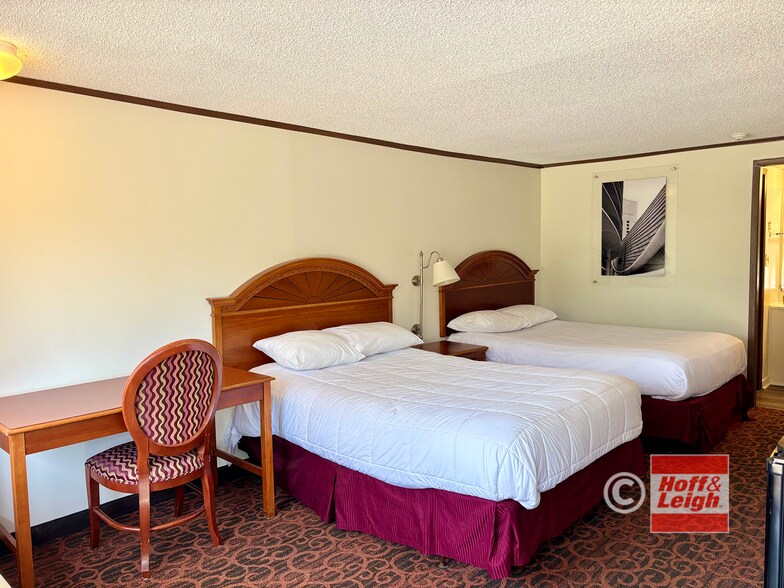 More Photos Of 2149 E Gill Rd, Port Clinton Hotel For Sale