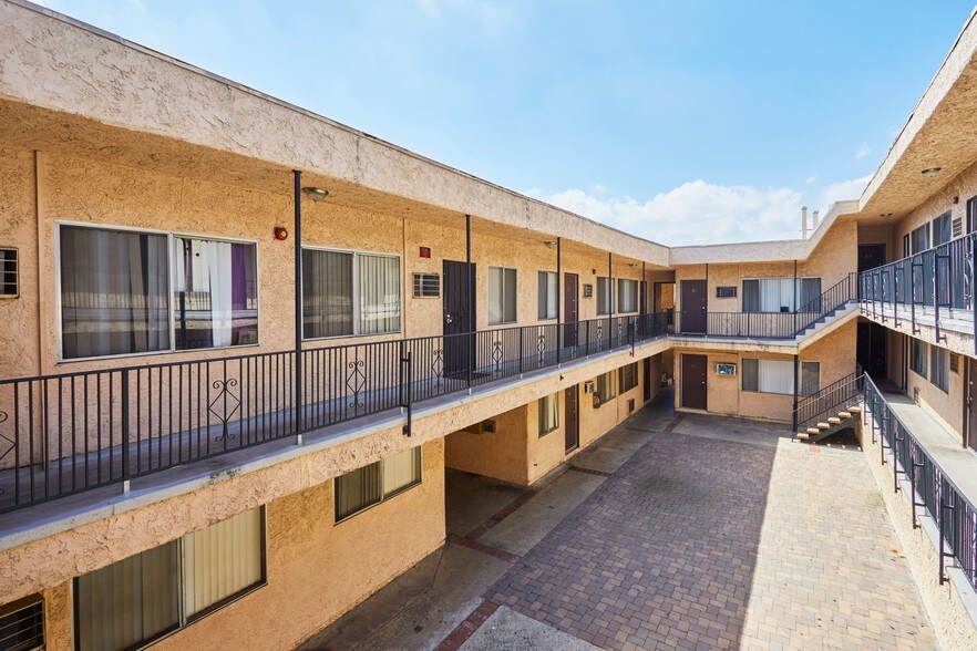 More Photos Of 14949 Roscoe Blvd, Panorama City Apartments For Sale