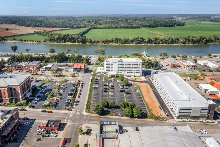 More Photos Of , Clarksville General Retail For Sale